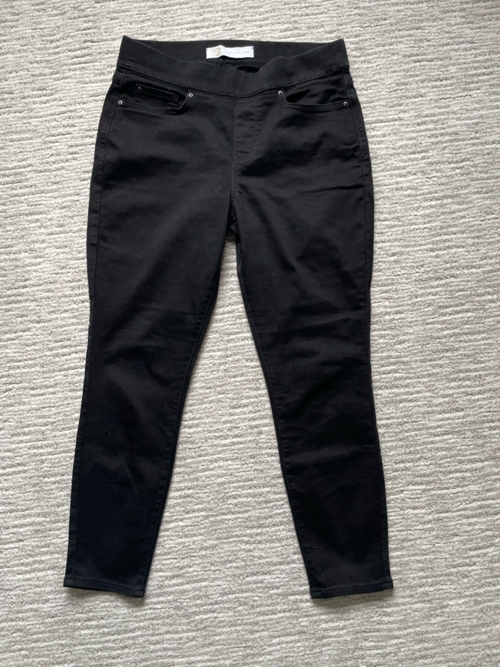 Signature by Levi Strauss Black Totally Shaping Pull-On Skinny Jeans Sz12s 31x28